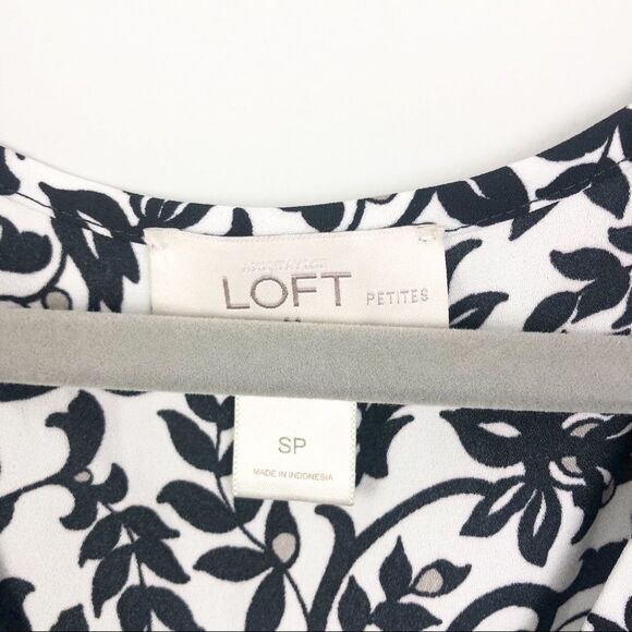 LOFT | Black & White Floral Sleeveless Tank Top SP - Picture 4 of 6